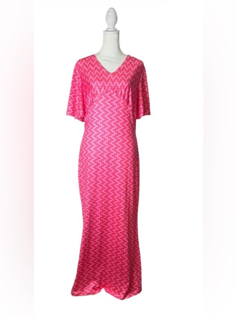 NWOT Feminine Pink V-Neck Maxi Dress with Subtle Wave Pattern. Artsy.